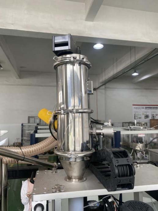 Powder transfer equipment and receiving hopper reference for a powder filling line